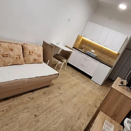 Paprikovac Apartment *